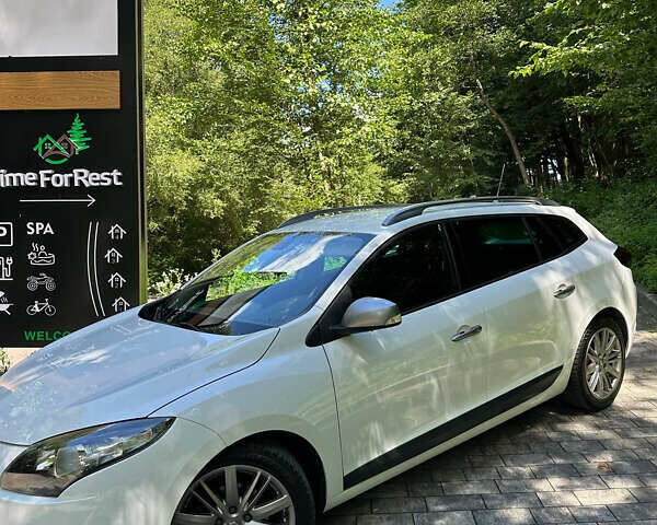 Білий Рено Меган, об'ємом двигуна 1.5 л та пробігом 230 тис. км за 8299 $, фото 3 на Automoto.ua