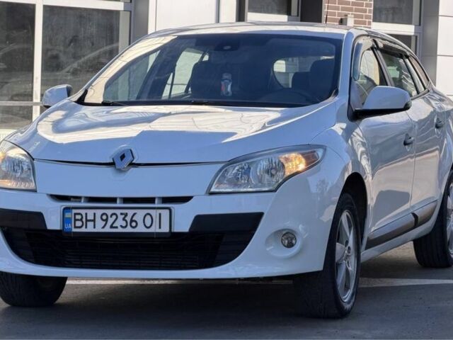 Белый Рено Меган, объемом двигателя 1.5 л и пробегом 455 тыс. км за 5200 $, фото 6 на Automoto.ua