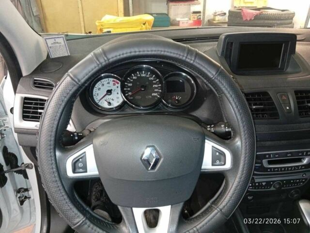 Белый Рено Меган, объемом двигателя 1.5 л и пробегом 270 тыс. км за 7000 $, фото 10 на Automoto.ua