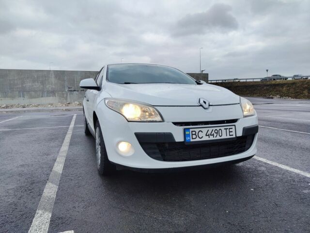 Белый Рено Меган, объемом двигателя 1.5 л и пробегом 164 тыс. км за 6750 $, фото 6 на Automoto.ua