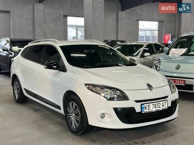 Белый Рено Меган, объемом двигателя 1.46 л и пробегом 332 тыс. км за 7699 $, фото 9 на Automoto.ua