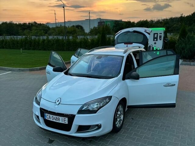 Белый Рено Меган, объемом двигателя 1.46 л и пробегом 300 тыс. км за 5800 $, фото 16 на Automoto.ua