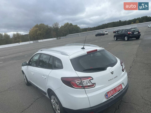 Белый Рено Меган, объемом двигателя 1.5 л и пробегом 173 тыс. км за 8400 $, фото 3 на Automoto.ua