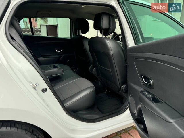 Белый Рено Меган, объемом двигателя 1.5 л и пробегом 201 тыс. км за 8750 $, фото 60 на Automoto.ua