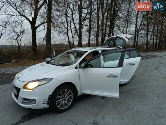 Білий Рено Меган, об'ємом двигуна 1.46 л та пробігом 307 тис. км за 8400 $, фото 1 на Automoto.ua