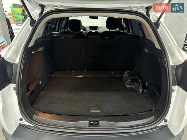 Белый Рено Меган, объемом двигателя 1.46 л и пробегом 332 тыс. км за 7699 $, фото 20 на Automoto.ua