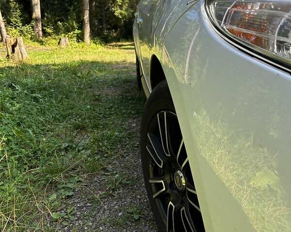 Белый Рено Меган, объемом двигателя 1.46 л и пробегом 255 тыс. км за 7500 $, фото 4 на Automoto.ua