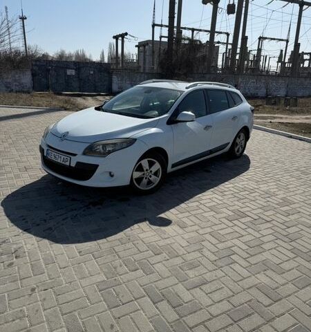 Білий Рено Меган, об'ємом двигуна 1.46 л та пробігом 320 тис. км за 5500 $, фото 1 на Automoto.ua
