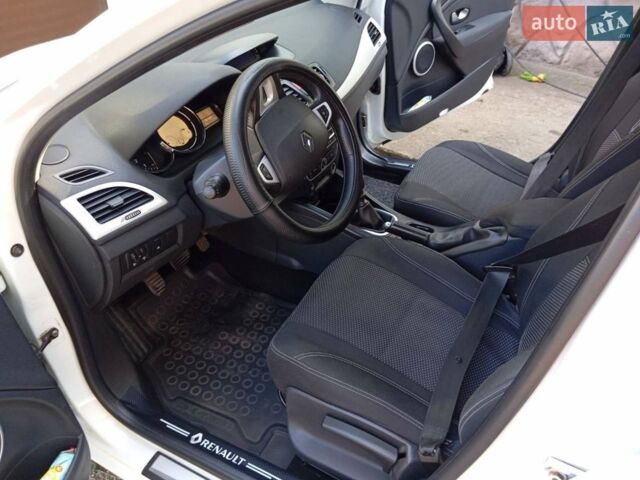Білий Рено Меган, об'ємом двигуна 1.46 л та пробігом 315 тис. км за 7500 $, фото 10 на Automoto.ua