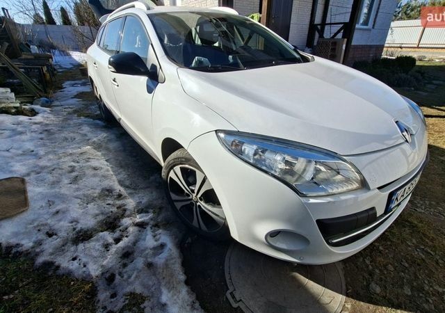 Белый Рено Меган, объемом двигателя 1.4 л и пробегом 202 тыс. км за 7500 $, фото 1 на Automoto.ua