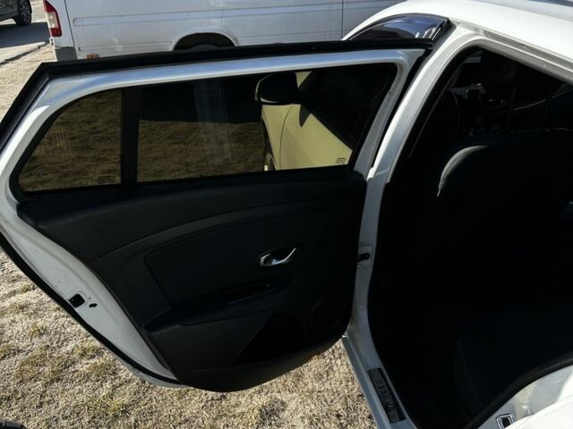 Білий Рено Меган, об'ємом двигуна 1.5 л та пробігом 292 тис. км за 5950 $, фото 13 на Automoto.ua