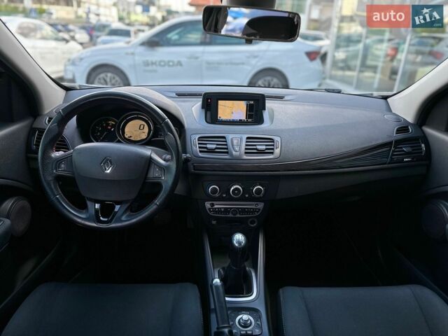 Білий Рено Меган, об'ємом двигуна 1.46 л та пробігом 255 тис. км за 7000 $, фото 14 на Automoto.ua