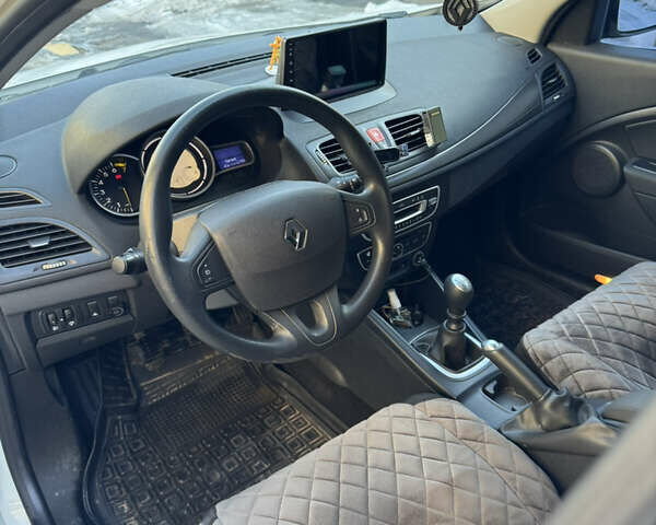 Белый Рено Меган, объемом двигателя 1.6 л и пробегом 240 тыс. км за 7000 $, фото 9 на Automoto.ua