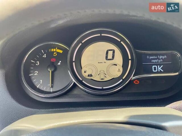 Белый Рено Меган, объемом двигателя 1.46 л и пробегом 296 тыс. км за 6900 $, фото 17 на Automoto.ua
