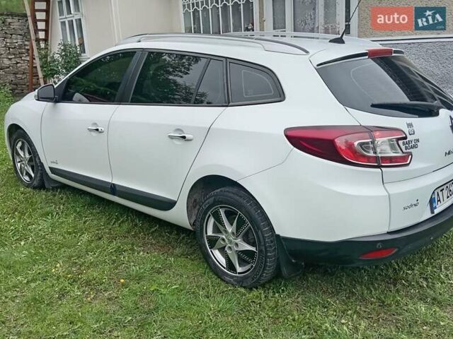 Белый Рено Меган, объемом двигателя 1.5 л и пробегом 272 тыс. км за 7950 $, фото 3 на Automoto.ua