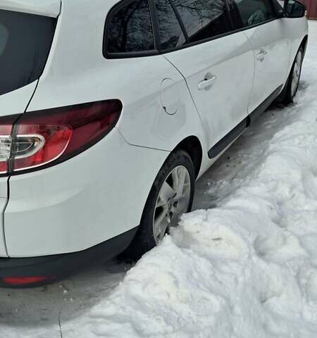 Белый Рено Меган, объемом двигателя 1.46 л и пробегом 236 тыс. км за 7500 $, фото 2 на Automoto.ua