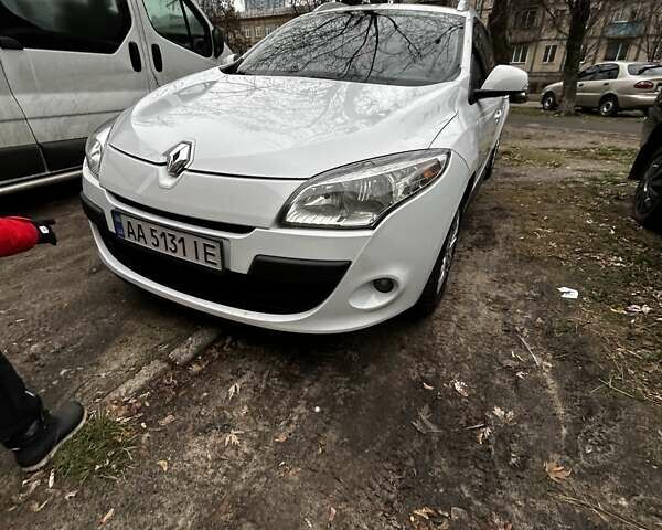 Белый Рено Меган, объемом двигателя 1.46 л и пробегом 255 тыс. км за 7500 $, фото 18 на Automoto.ua