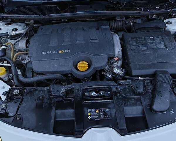 Белый Рено Меган, объемом двигателя 1.9 л и пробегом 400 тыс. км за 6700 $, фото 4 на Automoto.ua