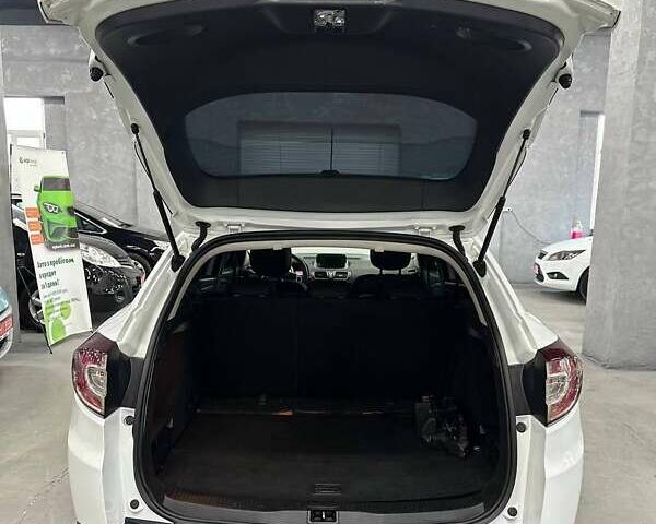 Белый Рено Меган, объемом двигателя 1.46 л и пробегом 332 тыс. км за 7699 $, фото 19 на Automoto.ua