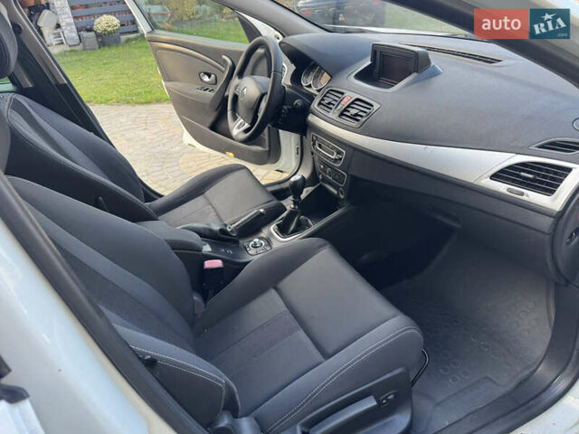 Белый Рено Меган, объемом двигателя 1.6 л и пробегом 238 тыс. км за 6450 $, фото 18 на Automoto.ua