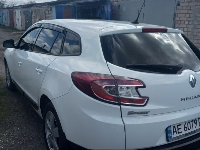 Белый Рено Меган, объемом двигателя 1.5 л и пробегом 210 тыс. км за 7700 $, фото 11 на Automoto.ua