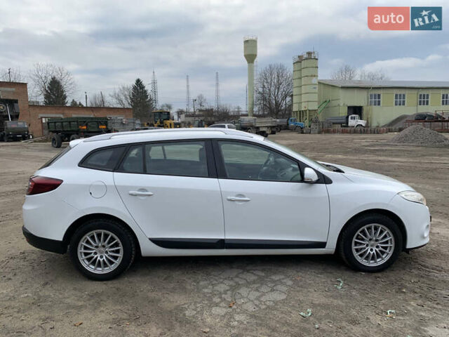 Белый Рено Меган, объемом двигателя 1.5 л и пробегом 221 тыс. км за 7200 $, фото 11 на Automoto.ua