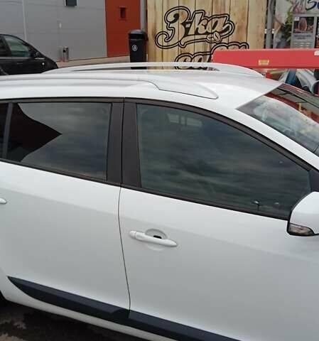 Білий Рено Меган, об'ємом двигуна 1.46 л та пробігом 267 тис. км за 6500 $, фото 3 на Automoto.ua