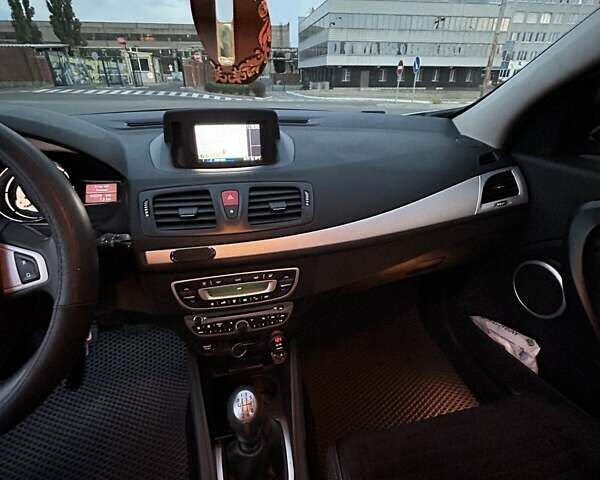 Белый Рено Меган, объемом двигателя 1.46 л и пробегом 198 тыс. км за 7900 $, фото 6 на Automoto.ua