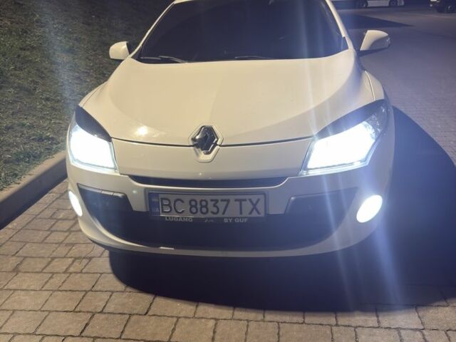 Білий Рено Меган, об'ємом двигуна 1.5 л та пробігом 277 тис. км за 7800 $, фото 2 на Automoto.ua