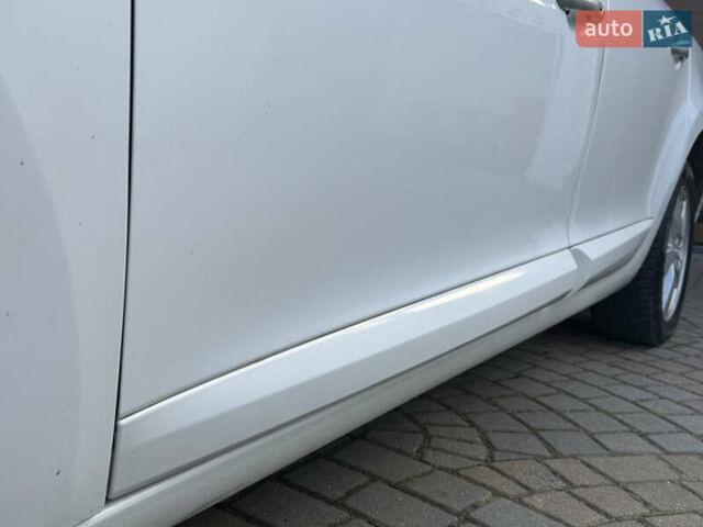 Белый Рено Меган, объемом двигателя 1.6 л и пробегом 238 тыс. км за 6450 $, фото 47 на Automoto.ua