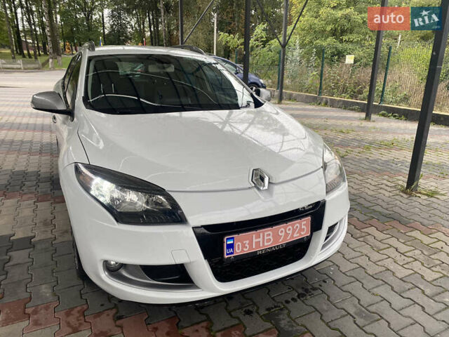 Белый Рено Меган, объемом двигателя 1.5 л и пробегом 150 тыс. км за 8500 $, фото 2 на Automoto.ua
