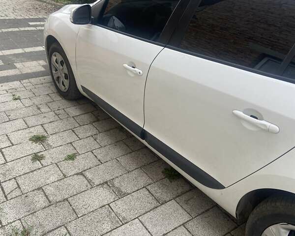 Белый Рено Меган, объемом двигателя 1.5 л и пробегом 340 тыс. км за 5500 $, фото 9 на Automoto.ua