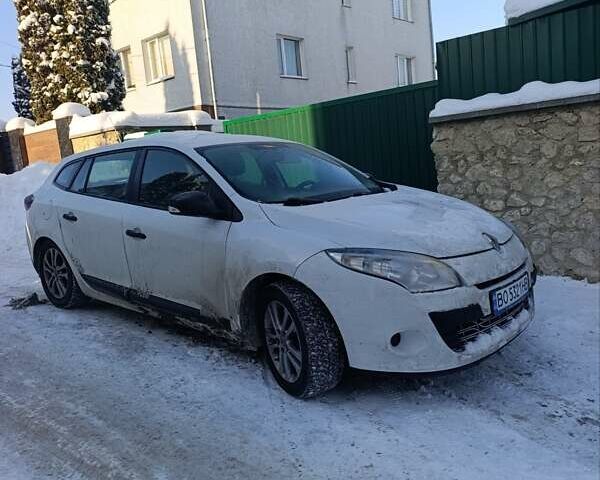 Белый Рено Меган, объемом двигателя 1.46 л и пробегом 260 тыс. км за 5900 $, фото 1 на Automoto.ua