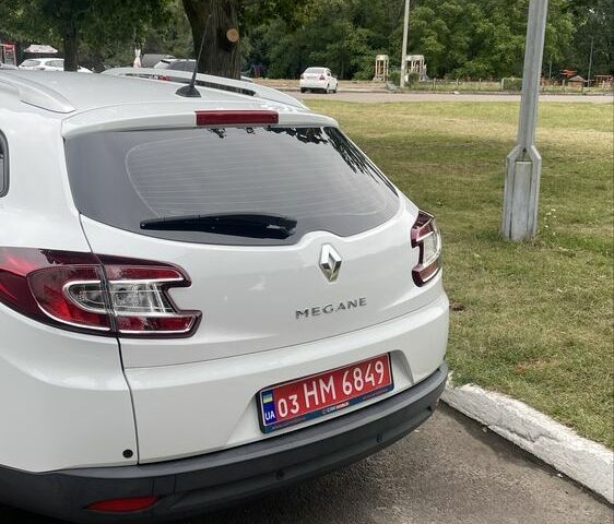 Білий Рено Меган, об'ємом двигуна 1.6 л та пробігом 190 тис. км за 7000 $, фото 3 на Automoto.ua