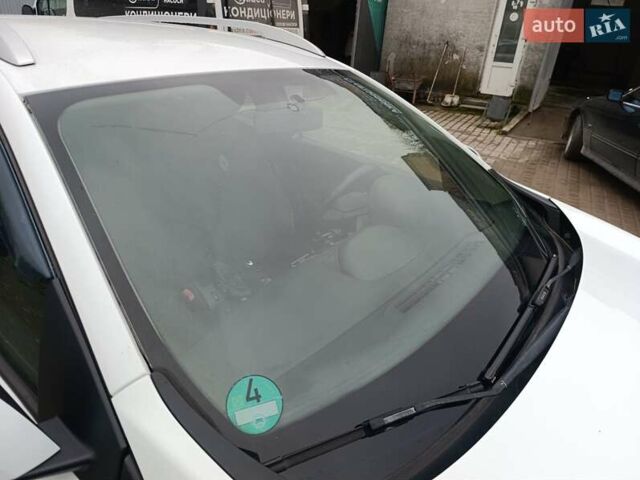 Белый Рено Меган, объемом двигателя 1.46 л и пробегом 292 тыс. км за 6500 $, фото 16 на Automoto.ua