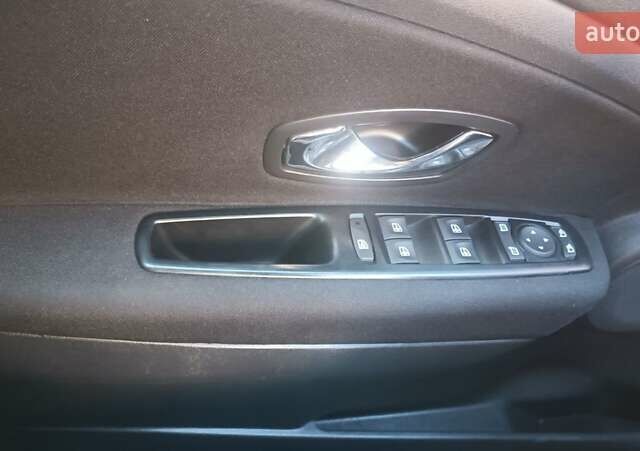 Белый Рено Меган, объемом двигателя 1.5 л и пробегом 265 тыс. км за 6900 $, фото 60 на Automoto.ua