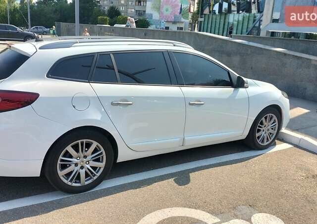 Белый Рено Меган, объемом двигателя 1.5 л и пробегом 300 тыс. км за 7800 $, фото 8 на Automoto.ua