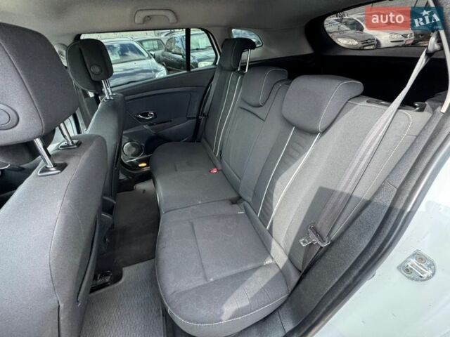 Білий Рено Меган, об'ємом двигуна 1.5 л та пробігом 274 тис. км за 6500 $, фото 48 на Automoto.ua