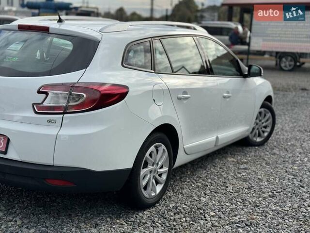 Белый Рено Меган, объемом двигателя 1.5 л и пробегом 190 тыс. км за 8900 $, фото 6 на Automoto.ua