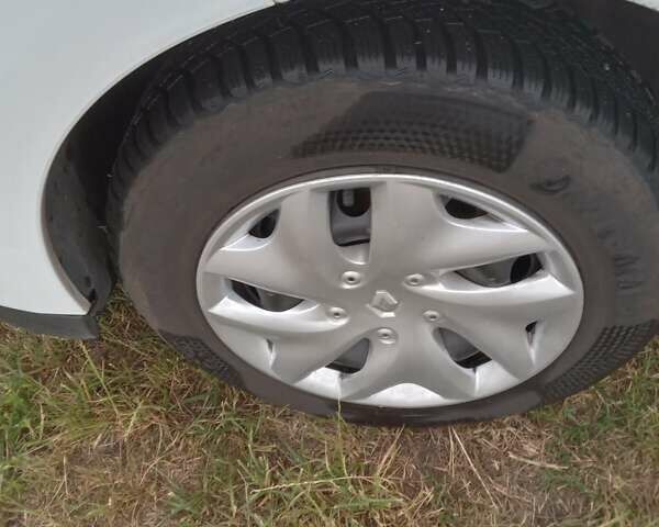 Белый Рено Меган, объемом двигателя 1.5 л и пробегом 200 тыс. км за 7600 $, фото 12 на Automoto.ua