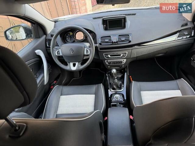 Белый Рено Меган, объемом двигателя 1.5 л и пробегом 225 тыс. км за 7699 $, фото 134 на Automoto.ua