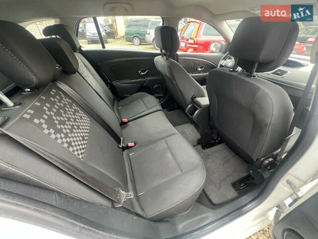 Белый Рено Меган, объемом двигателя 1.46 л и пробегом 255 тыс. км за 6500 $, фото 27 на Automoto.ua