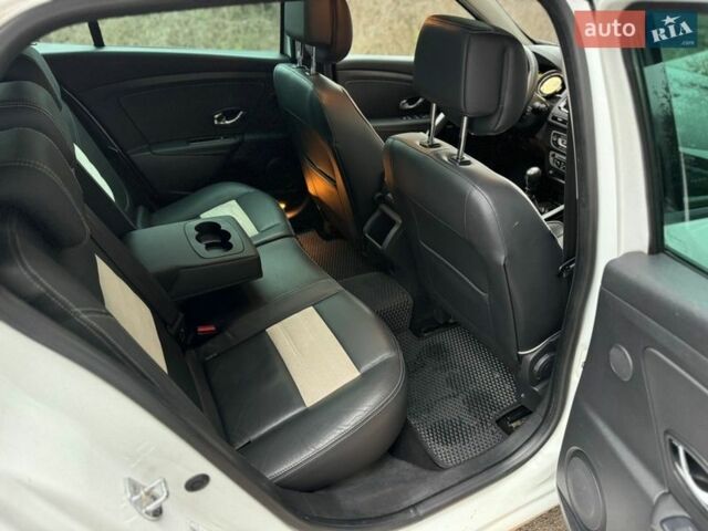 Белый Рено Меган, объемом двигателя 1.46 л и пробегом 243 тыс. км за 6999 $, фото 26 на Automoto.ua