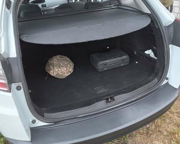 Белый Рено Меган, объемом двигателя 1.5 л и пробегом 200 тыс. км за 7600 $, фото 26 на Automoto.ua