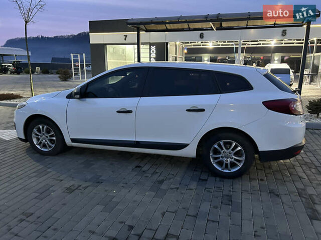 Білий Рено Меган, об'ємом двигуна 1.46 л та пробігом 304 тис. км за 6499 $, фото 4 на Automoto.ua