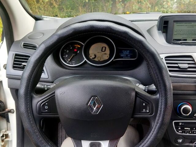 Белый Рено Меган, объемом двигателя 1.5 л и пробегом 308 тыс. км за 7200 $, фото 4 на Automoto.ua