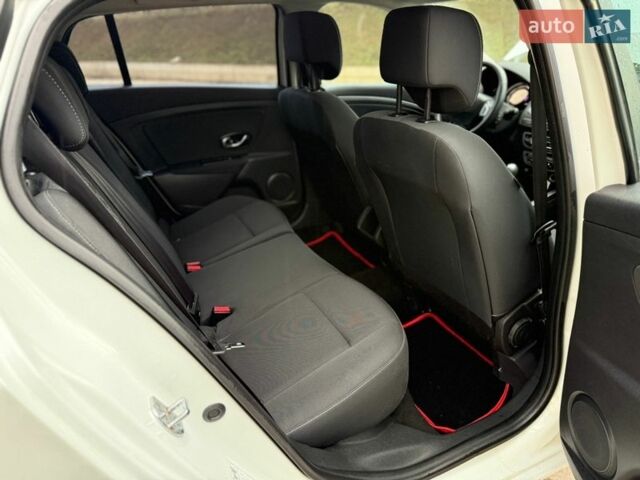 Білий Рено Меган, об'ємом двигуна 1.5 л та пробігом 202 тис. км за 7200 $, фото 69 на Automoto.ua