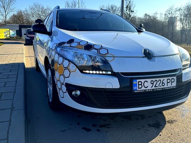 Белый Рено Меган, объемом двигателя 1.5 л и пробегом 281 тыс. км за 8500 $, фото 2 на Automoto.ua