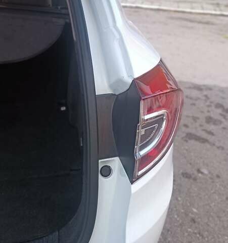 Белый Рено Меган, объемом двигателя 1.5 л и пробегом 265 тыс. км за 6900 $, фото 35 на Automoto.ua