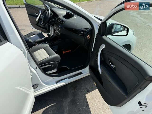 Белый Рено Меган, объемом двигателя 1.5 л и пробегом 225 тыс. км за 7699 $, фото 86 на Automoto.ua